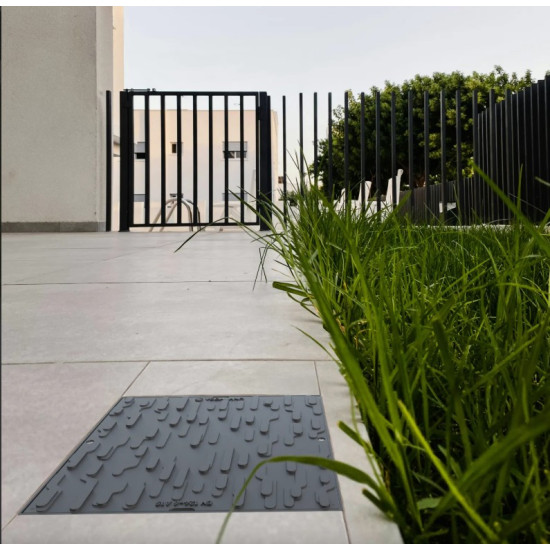 Capac Pp Urban Negru Patrat Necarosabil 600x600 Pl.430x430 Hext.80 Cu Inchizator A15 (35486-20) Capac Pp Urban Negru Patrat Necarosabil 600x600 Pl.430x430 Hext.80 Cu Inchizator A15 (35486-20)