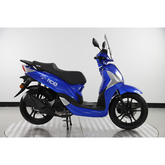 Scuter Pe Benzina Rdb Sprint Albastru Viteza Max 85km/h + Civ Scuter Pe Benzina Rdb Sprint Albastru Viteza Max 85km/h + Civ